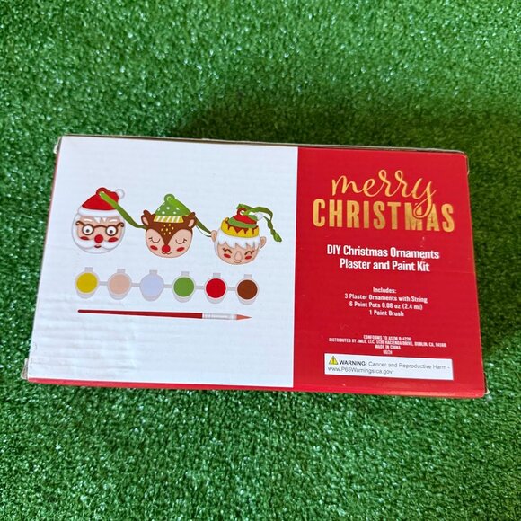 DIY Christmas Oranments Plaster & Paint Kit 10 Pieces NEW Merry Christmas in Box - Picture 8 of 12